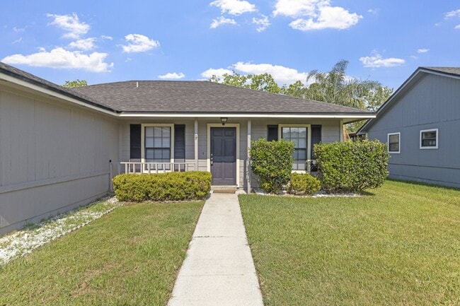 Building Photo - NEWLY RENOVATED in MANDARIN, 3-Bedroom Hom...