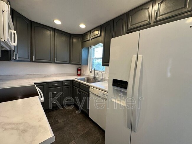 Building Photo - 138 Arkansas Ave