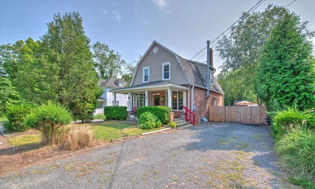 Building Photo - 3BR Jackson Home Available Now