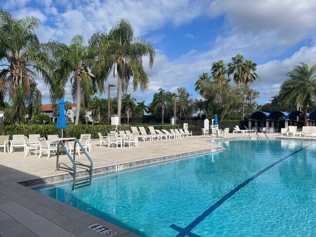 Building Photo - 9709 Shadybrook Dr