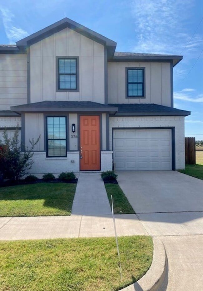 Primary Photo - Large Townhome on corner lot