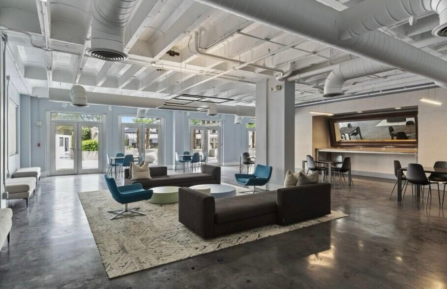 Club Room - 805 Peachtree St NE