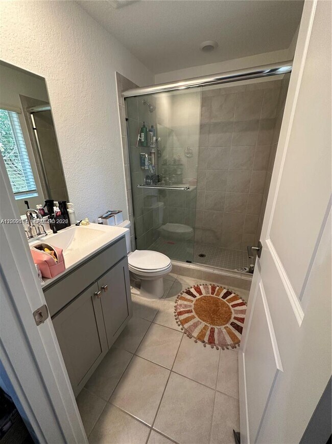 Building Photo - 1030 SE 23rd Terrace