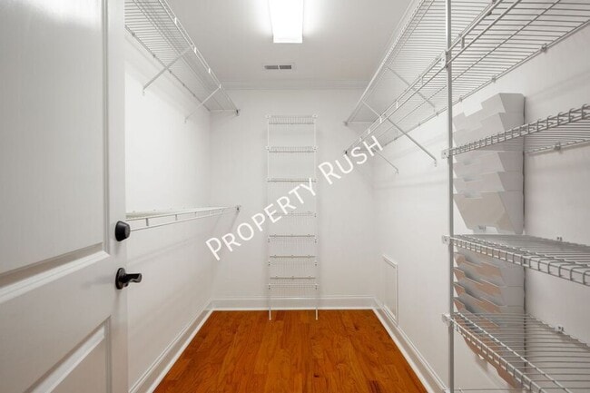 Building Photo - 3606 Brass Lantern Way