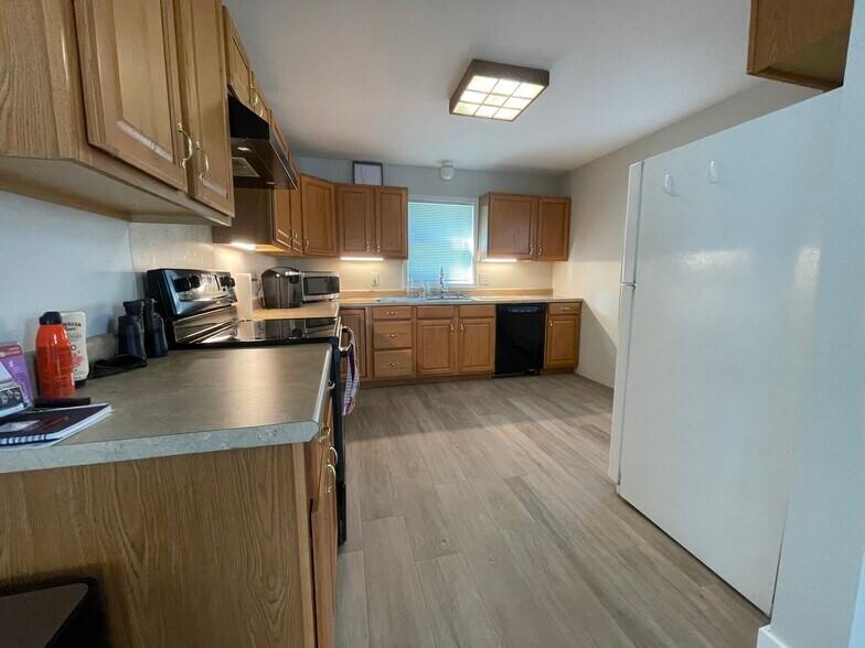 Building Photo - 832 VT-15