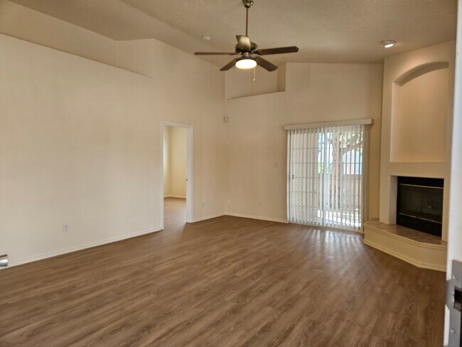 Building Photo - 8543 Murrelet Dr NE