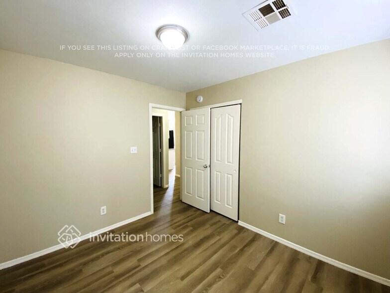 Building Photo - 250 Dakota St