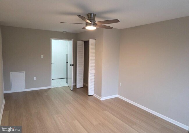 Building Photo - 10201 Grosvenor Pl