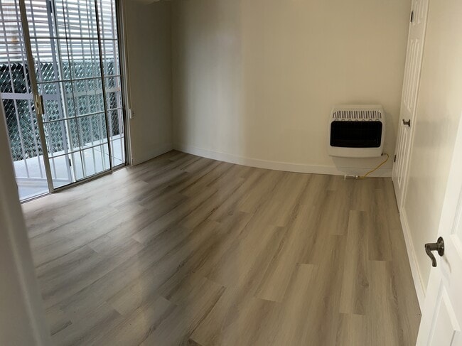 Building Photo - 5754-5760 Melrose Ave