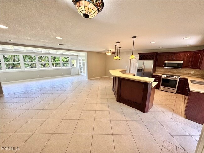 Building Photo - 4522 SE 10th Ave