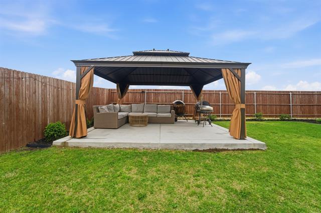 Building Photo - 124 Creek End Dr