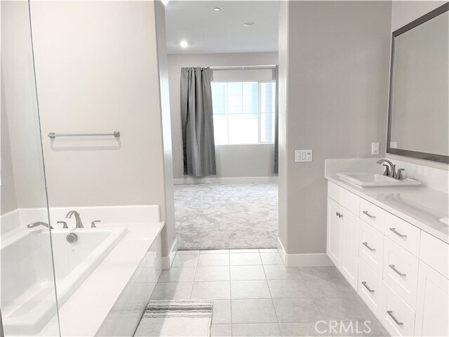 Building Photo - 116 Scale