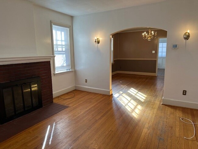 Building Photo - Welcome to our cozy 1st floor 2-bedroom, 1...