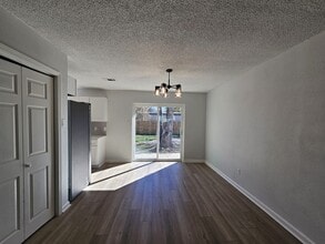 Building Photo - 307 Hildred Ave