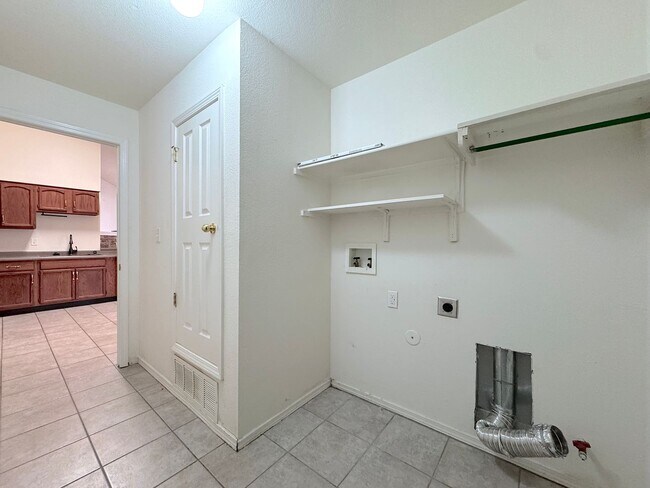 Building Photo - 14193 Patriot Point Dr