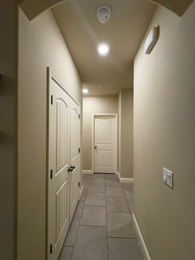 Building Photo - Lennar built home, coming soon!