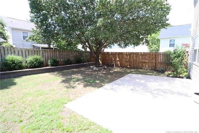 Building Photo - 137 Palmdale Ct