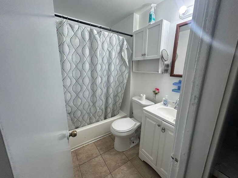 Building Photo - 63 Page St