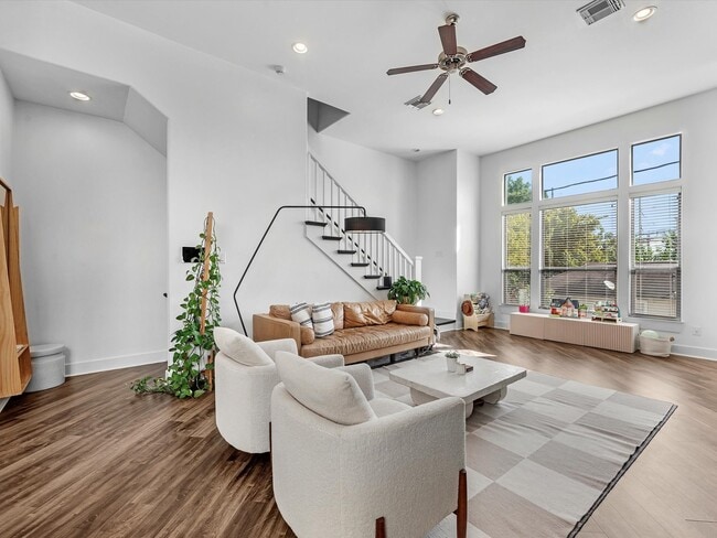 Building Photo - 3421 Gillespie St