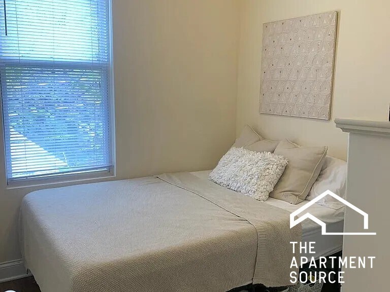 Building Photo - 1738 W Huron St