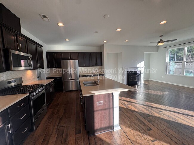 Building Photo - 837 Salem Pointe Pl