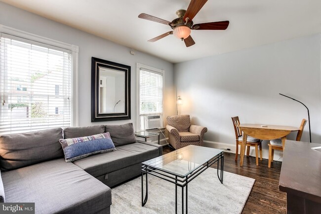 Building Photo - 1211 33rd St NW