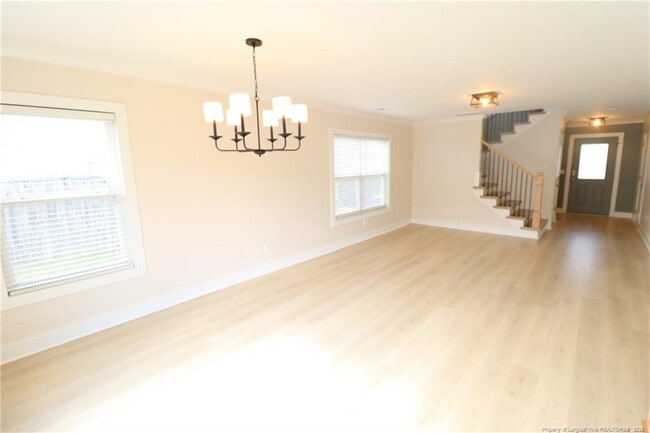 Building Photo - 240 Trayesan Dr