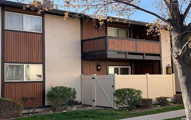 Building Photo - 175 Garden Park Dr