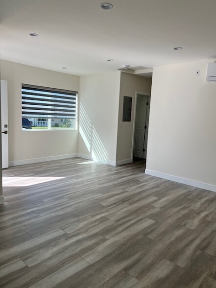 Building Photo - 1400 Elm Ave