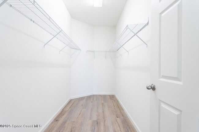 Building Photo - 560 Remington Green Dr SE