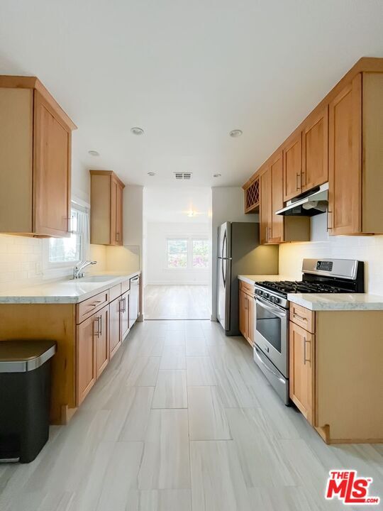 Building Photo - 1233 Ozeta Terrace