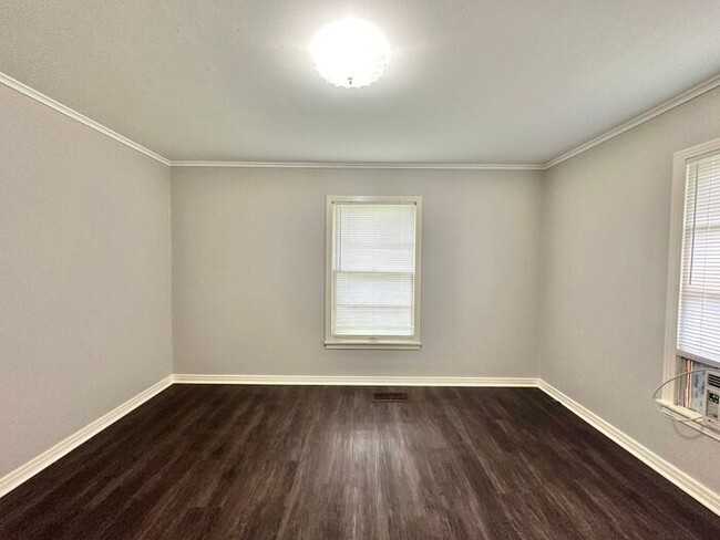 Building Photo - Available Now! 3 Bed 1.5 Bath, Tyler Tx!