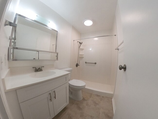 Building Photo - Waiau - 2 bedroom/2 bathroom townhouse with 1 assigned parking