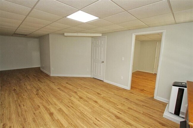 Building Photo - 2210 Orchard Park Cir NW