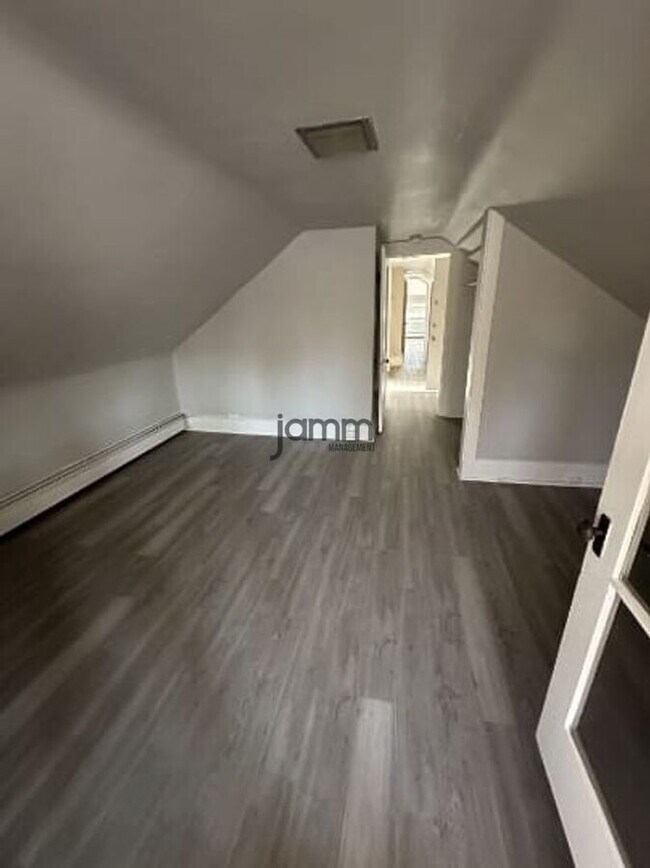 Building Photo - 14724 Clifton Blvd