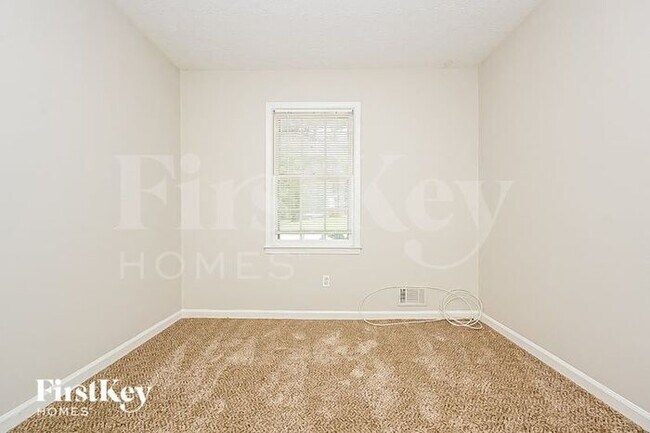 Building Photo - 1247 Mountain Dr NE