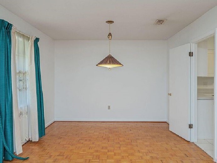 Building Photo - 110 Gardenia Ct NW