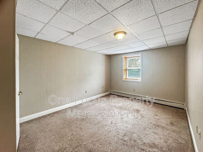 Building Photo - 1585 W Southern Ave