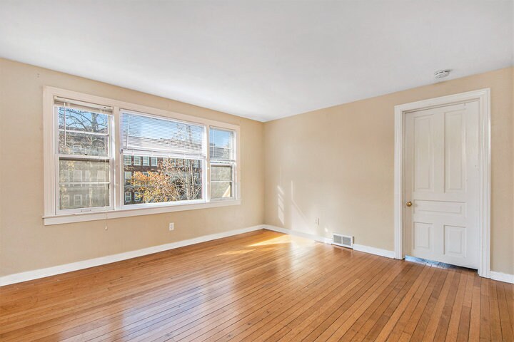 Building Photo - 144 College Ave NE