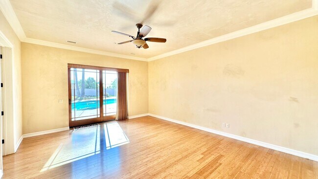 Building Photo - Amazing Location & Beautiful Country Livin...