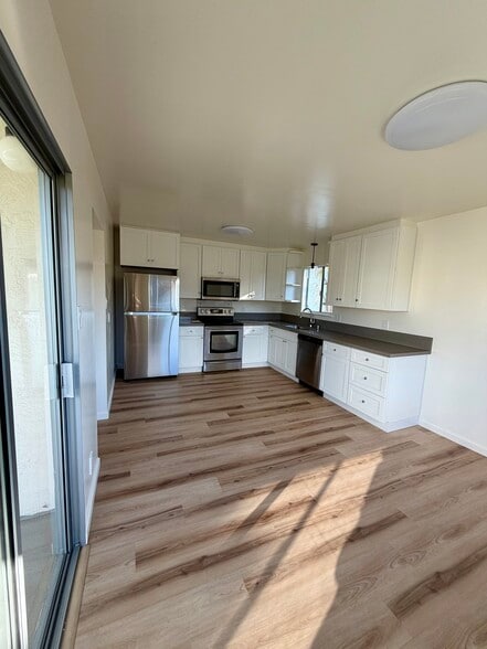 Newly Remodeled Kitchen - 1429 Bay St