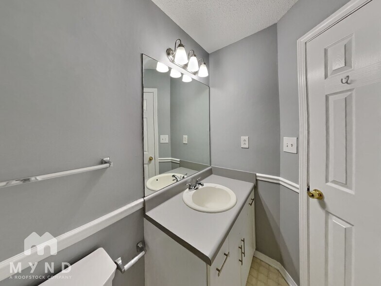 Building Photo - 1234 Crystal Springs Trail