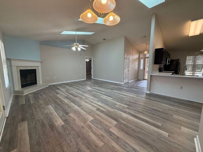 Building Photo - Gulf Breeze - Mandavilla - 3 bedroom, 2 bathroom