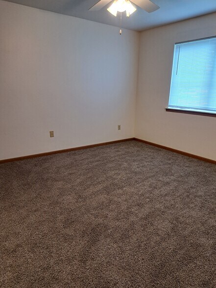 Building Photo - 586 Athletic Way