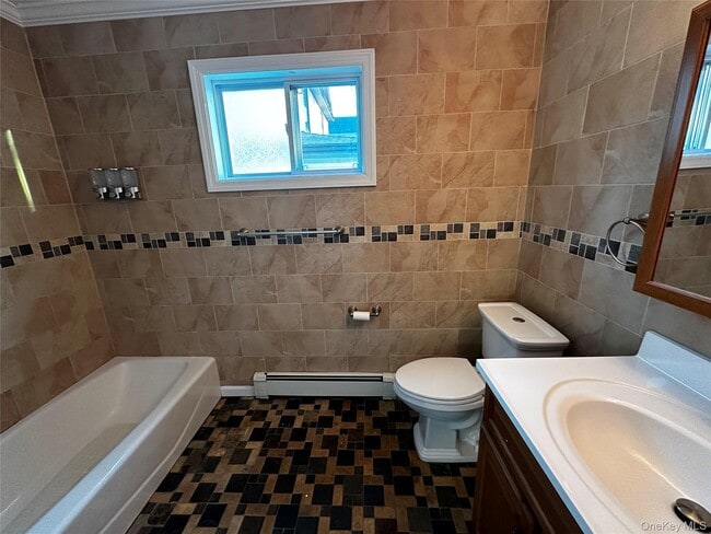 Building Photo - 44 Harding Ave