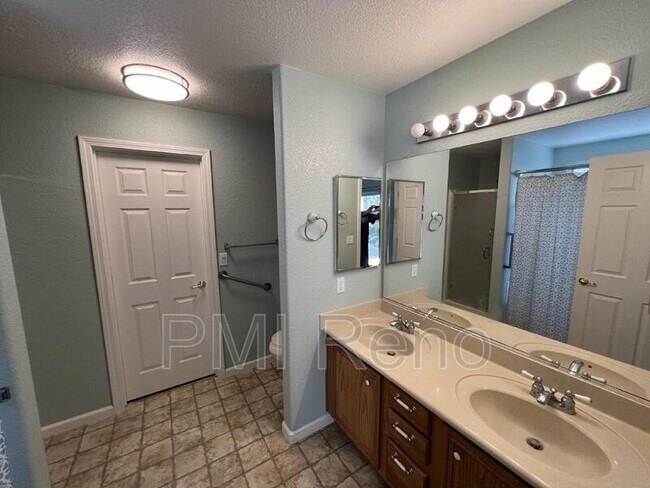 Building Photo - 17740 Wood Leaf Ct