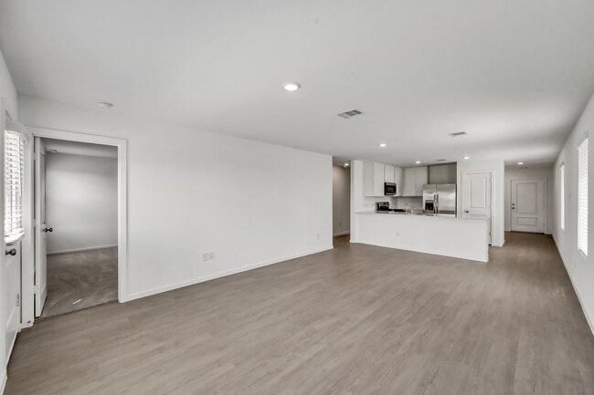 Building Photo - 29635 Knollwood Bay Rd