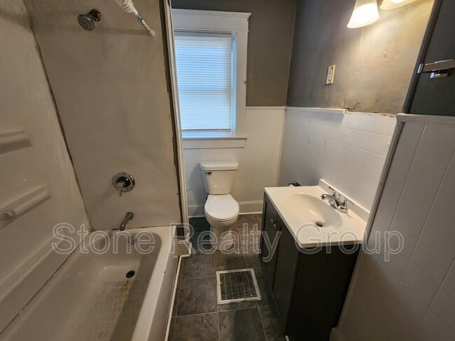 Building Photo - 1407 S 8th St