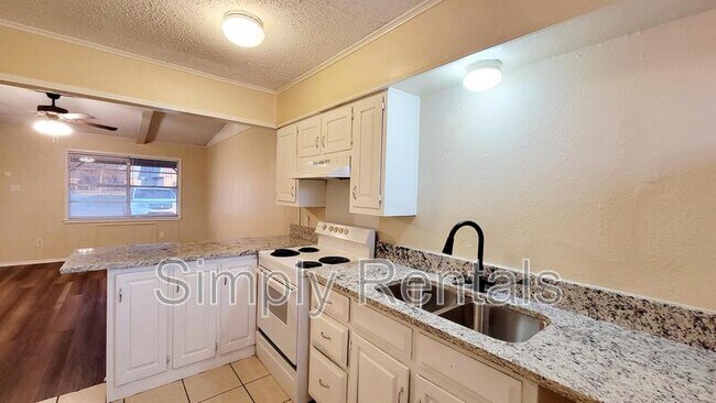 Building Photo - 400 Bill Bradford Rd