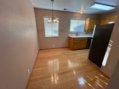 Building Photo - Pet Friendly